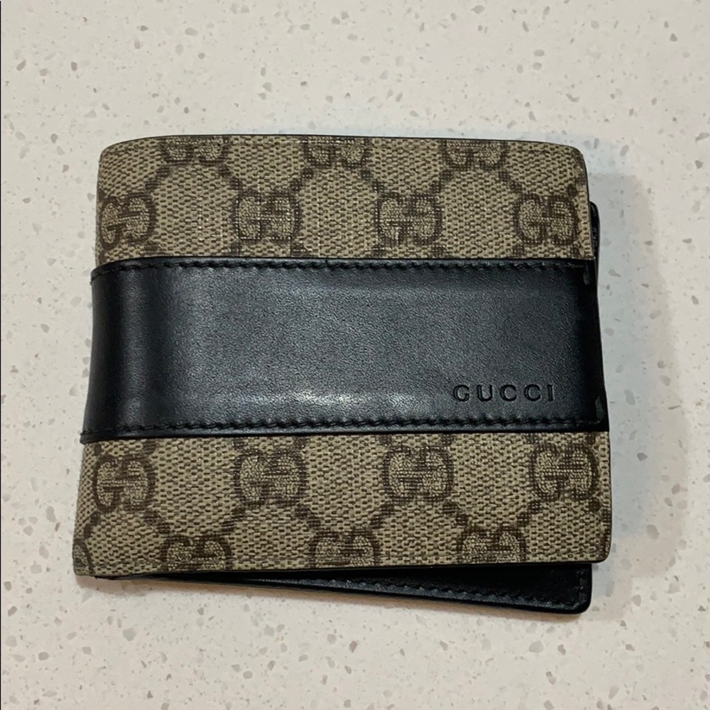 Gucci GG Supreme wallet
